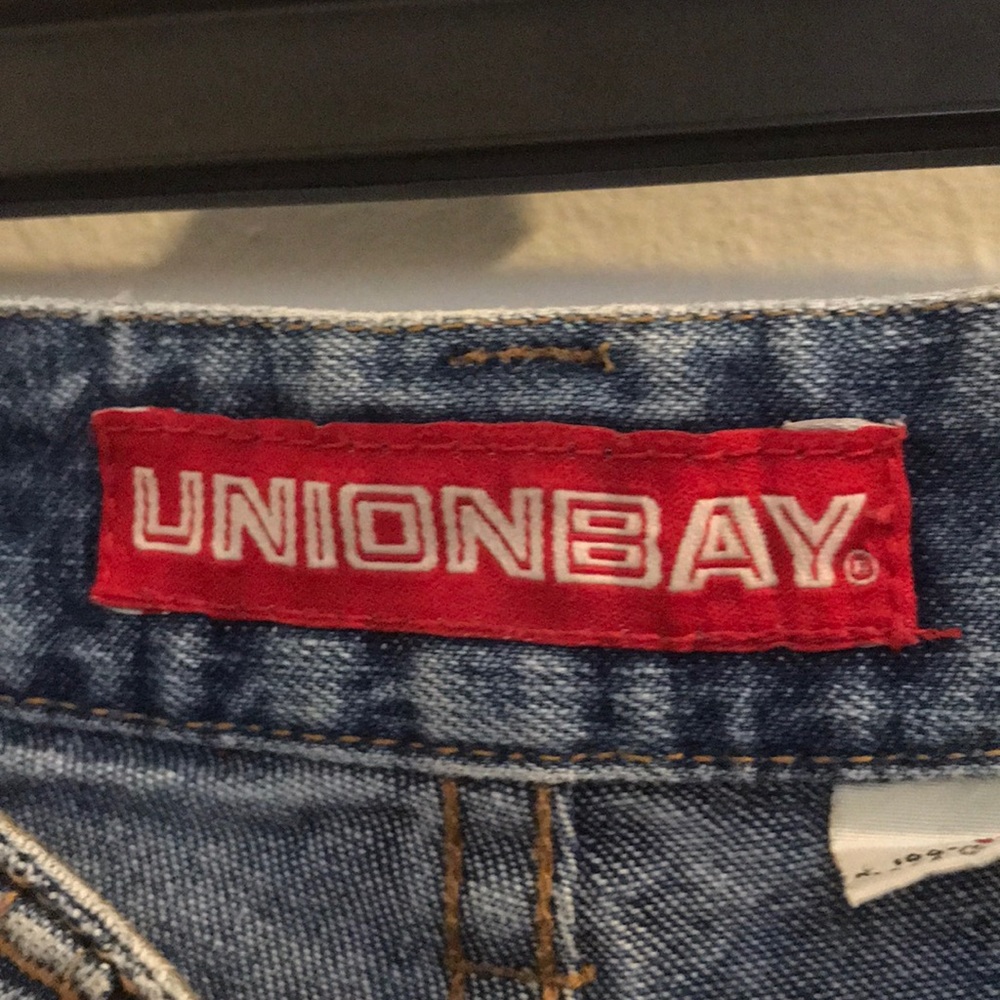 Shorts - Picture 3 of 3